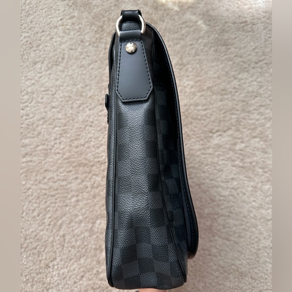 Authentic LV Graphite Messenger Bag OBO - Picture 3 of 10